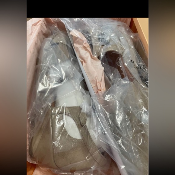 L’Amour Des Pieds Suede Betterton Taupe Suede Sandal Sizes 9.5 & 10 - Picture 3 of 3